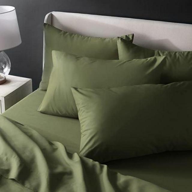 Welhome Soft Finish 100% Cotton Percale Sheet | 4 Piece Set | Queen | Olive Green | 300 Thread Count | Deep Pocket Fitted Sheet Fits Mattress Upto 18" | Soft & Cool | Breathable | Durable | Easy Fit