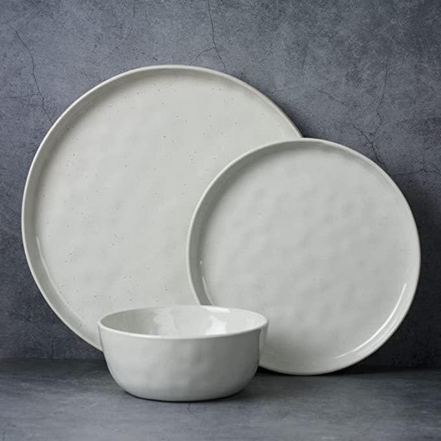 Famiware Mars Plates and Bowls Set, 12 Pieces Dinnerware Sets, Dishes Set for 4, White