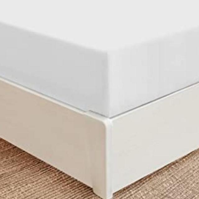 Mellanni Queen Fitted Sheet - Deep Pocket Cooling Sheets up to 16 inch - Hotel Luxury Bedding - Softest Sheets - Wrinkle, Fade, Stain Resistant - 1 Single Queen Fitted Sheet Only (Queen, White)