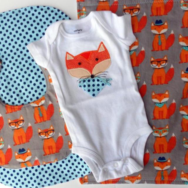 Fox Woodland Animal Burpcloths and Bib set, Fox baby shower, Fox appliqued onesie set,  Fox baby nursery, Baby Fox set of 4