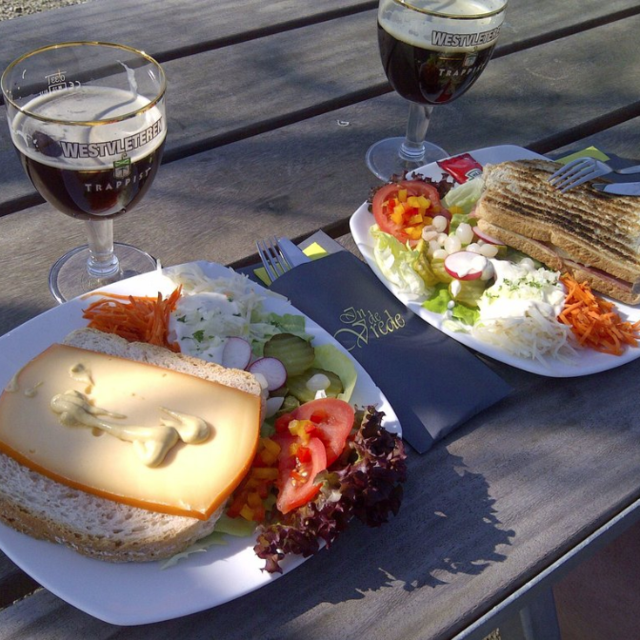 Lunch at In de Vrede and 2 Westvleteren beers