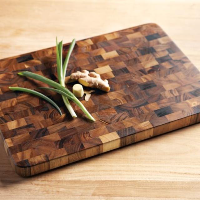 Williams-Sonoma - Acacia Cutting Board