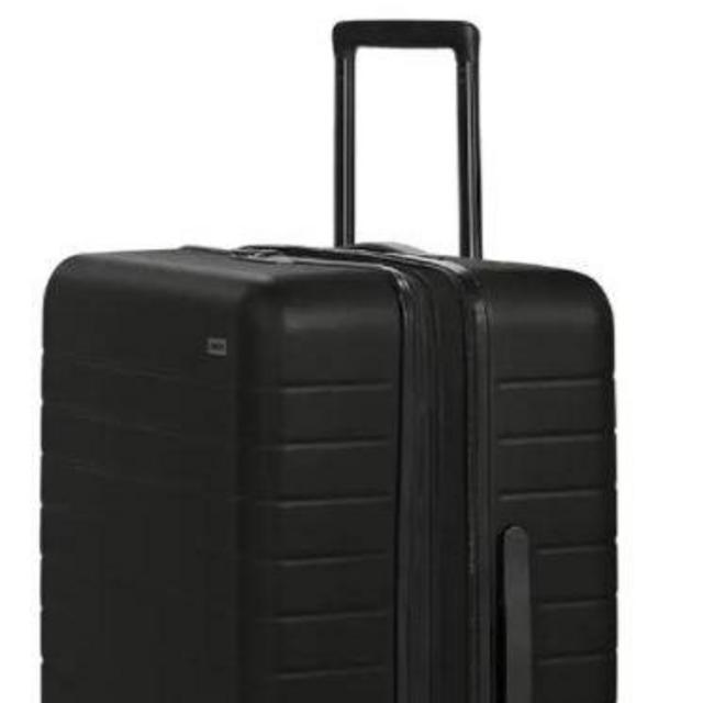 Away Medium Flex Suitcase - Black & Navy