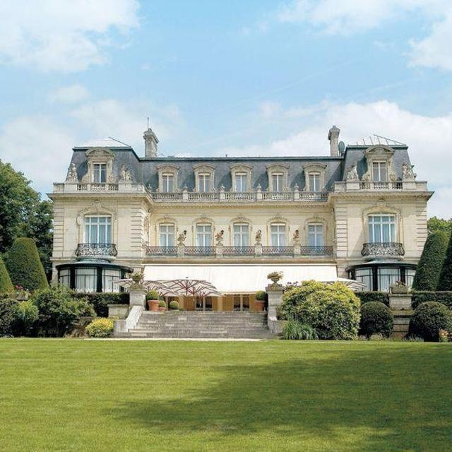 Les Crayeres Chateau, Disneyland for Champagne Lovers