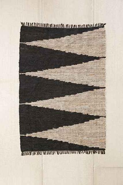 UO 4040 Locust Luiz Stacked Triangle Rug