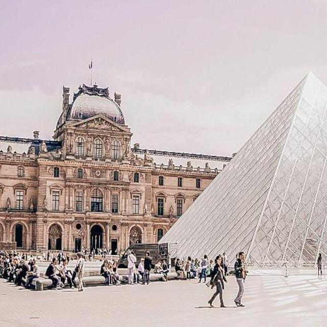 Tour The Louvre