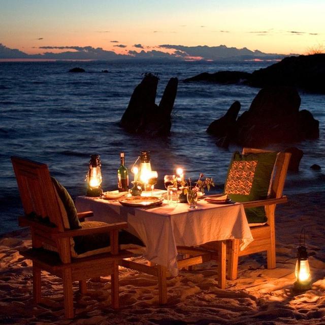 A Romantic Night out in Honolulu