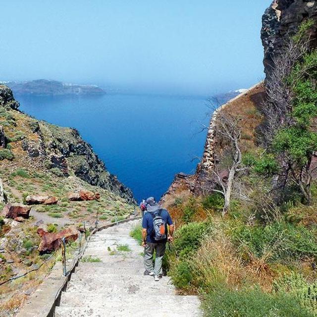 Guided hike to Oia