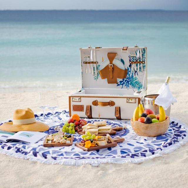 Honeymoon Beach Picnic