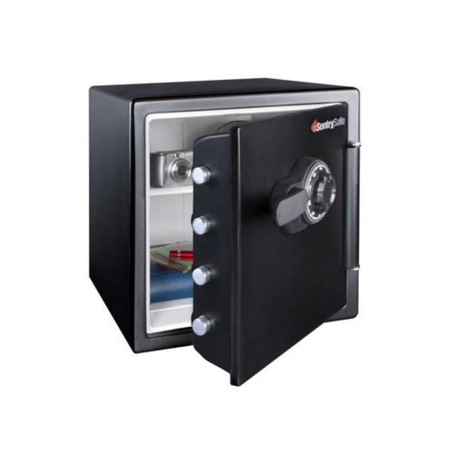SentrySafe Model SFW123CS Combination Fire Safe