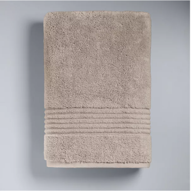 Simply Vera Vera Wang Signature Bath Towel in Linen