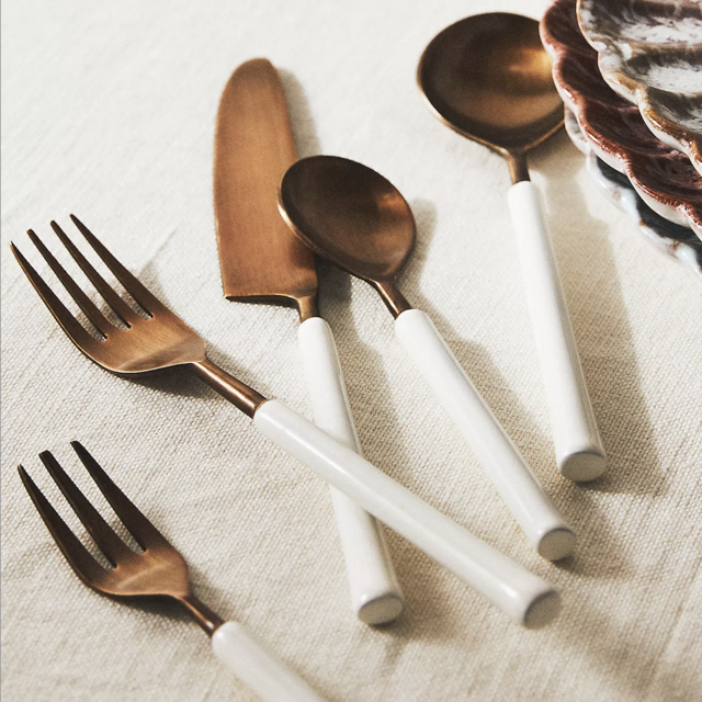 Lo Flatware