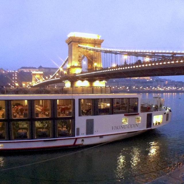 Romantic Dinners on a boat