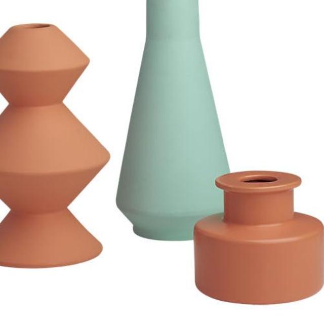 Squat salmon vase