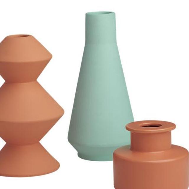 Thirteen seafoam vase