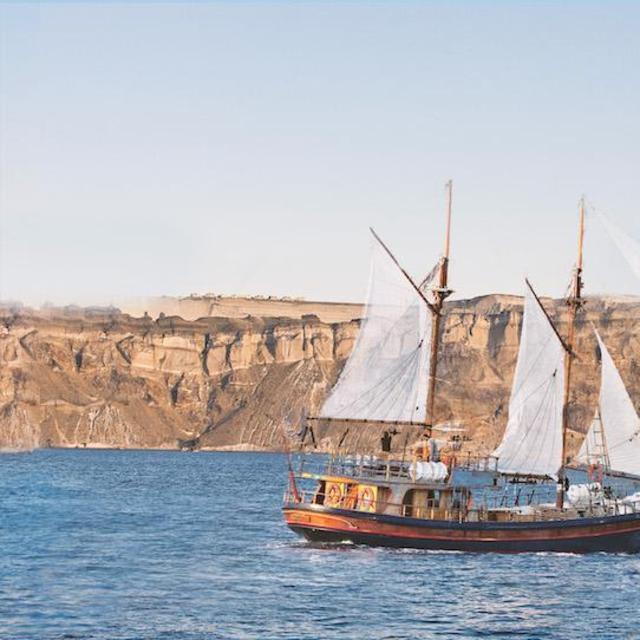 Boat Tour in Santorini
