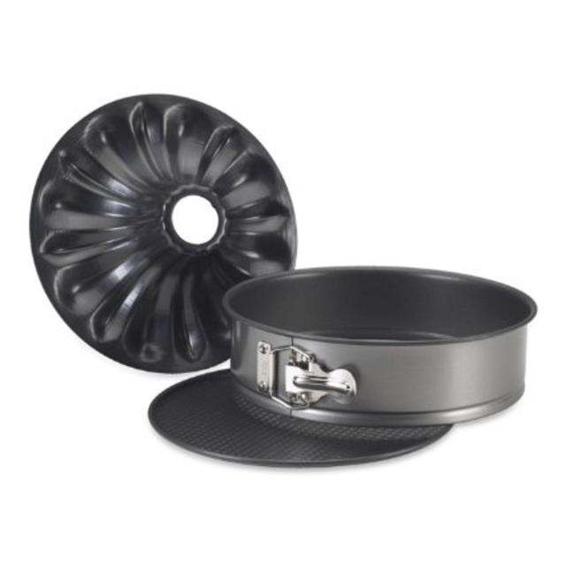 Nordic Ware Bundt Fancy Springform Pan with 2 Bottoms, 9 Inch