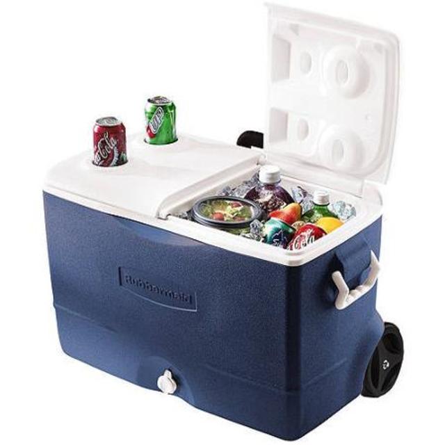 Rubbermaid 5-Day 50-Quart Wheeled Cooler