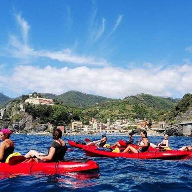 Kayak tour of Cinque Terre