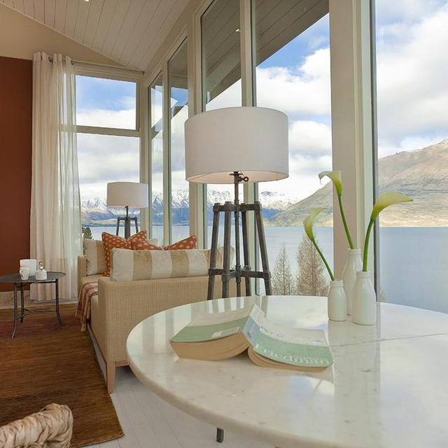 Queenstown Hotel