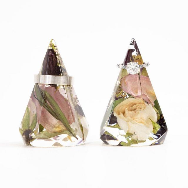 Wedding Bouquet Preservation: Ring Holder