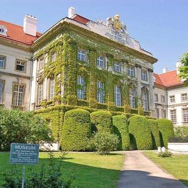 Honeymoon Fund: Sightseeing