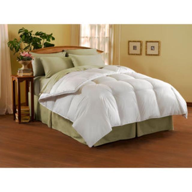 Kirkland Signature™ White Goose 370TC Down Comforter – Year Round Warmth