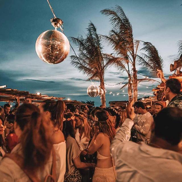 Night Out - Dinner & Drinks @ Beach Club