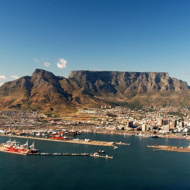 Guided hiking tour of Table Mountain in Capetown