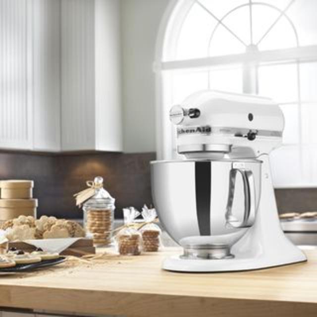 KitchenAid  5-quart Artisan Tilt-Head Stand Mixer