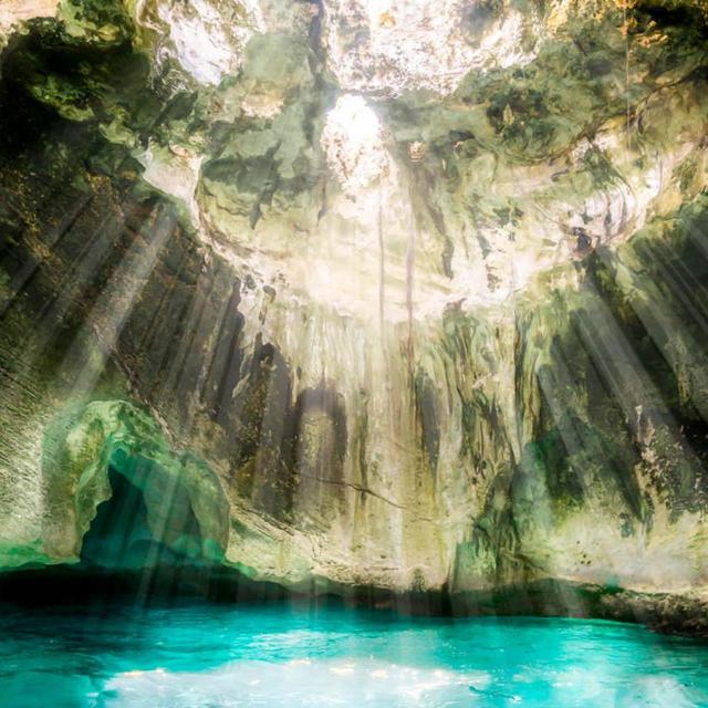 Honeymoon Fund - Thunderball Grotto