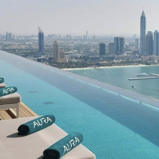 Dubai Aura Skypool