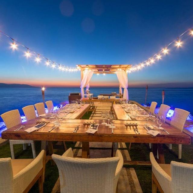Romantic Honeymoon Beach Dinner