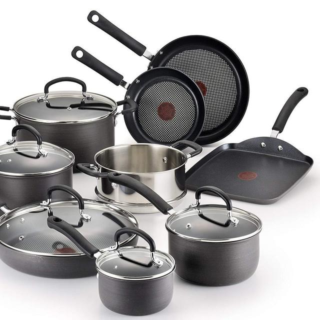 T-fal Hard Anodized Cookware Set, Nonstick Pots and Pans Set, 14 Piece, Thermo-Spot Heat Indicator, Gray