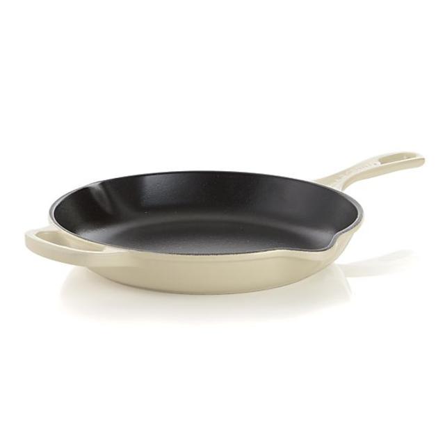 Le Creuset ® Signature 10" Cream Skillet
