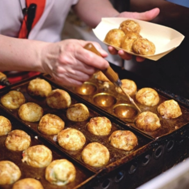 Street Food Tour in Osaka