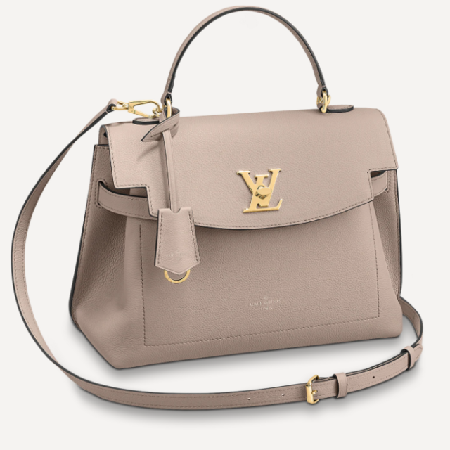 Contribute to the bride's dream wedding purse!