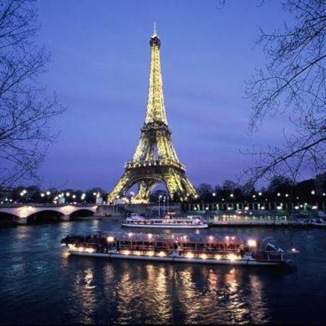 Paris Sunset Dinner Cruise