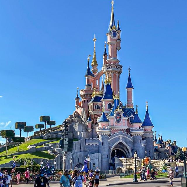 Disneyland Paris Passes and Hotel Stay
