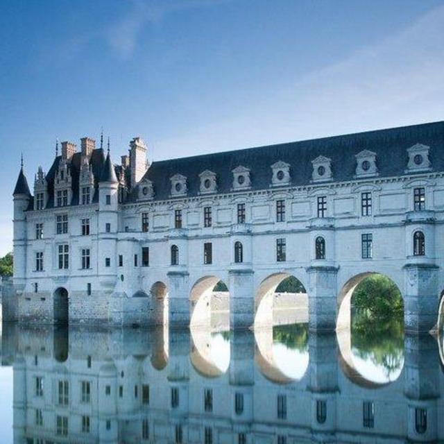 Loire Valley Chambord & Chenonceau Castles Day Trip with Lunch & Wine from Paris
