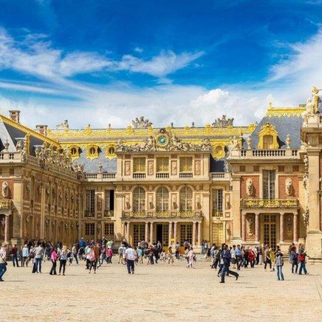 Skip-the-Line Versailles Palace & Gardens from Paris