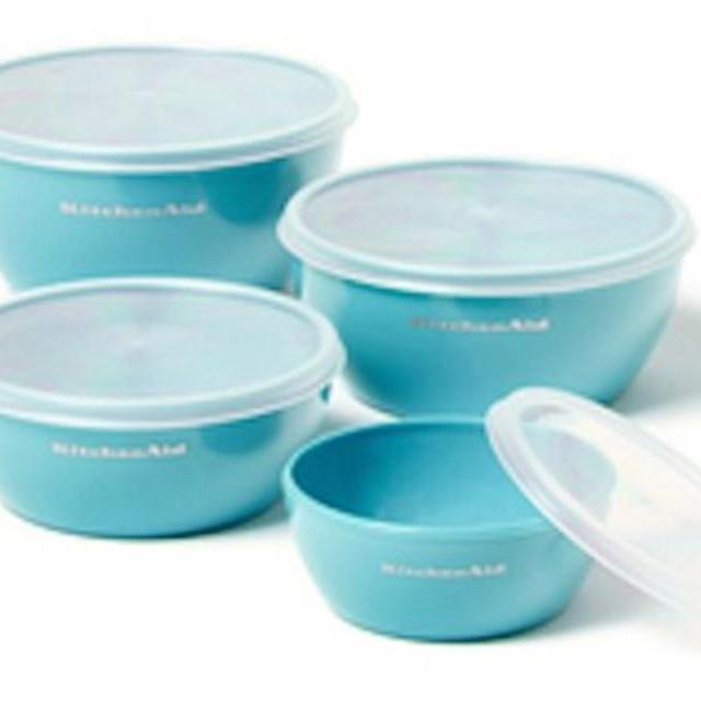 KitchenAid small plastic set of 4 Prep Bowls with Lids