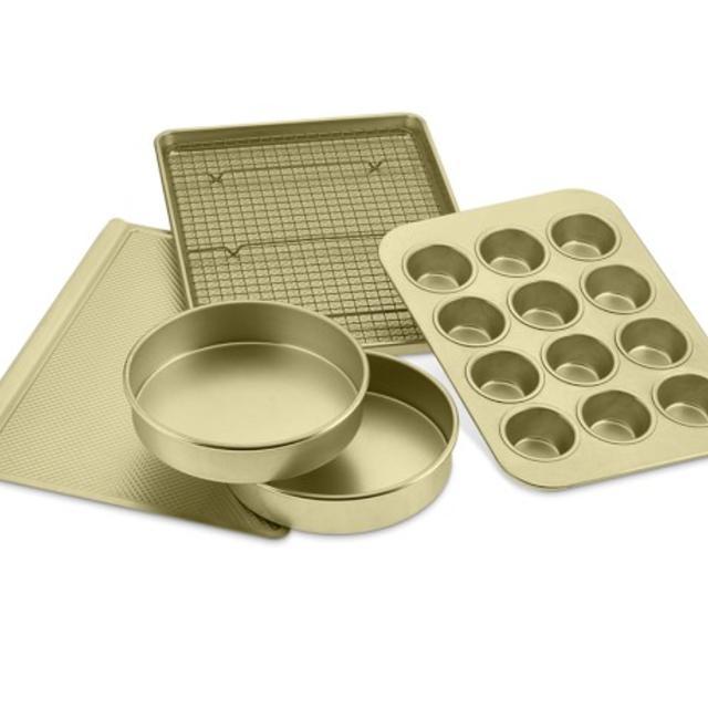 Williams-Sonoma Goldtouch® Nonstick 6-Piece Essentials Bakeware Set