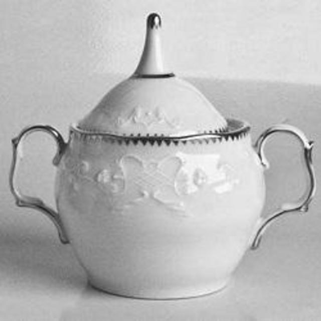 Anna Weatherley Simply Anna Platinum Covered Sugar Bowl