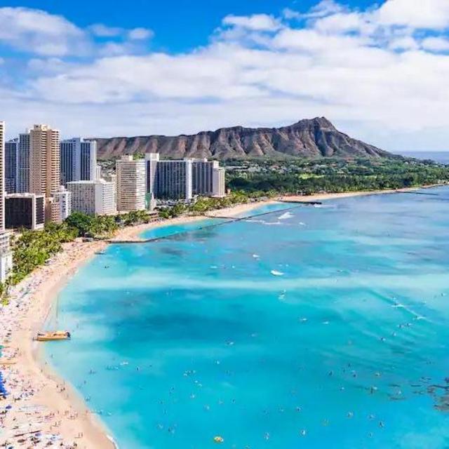 Two Nights in Honolulu, Hawaii