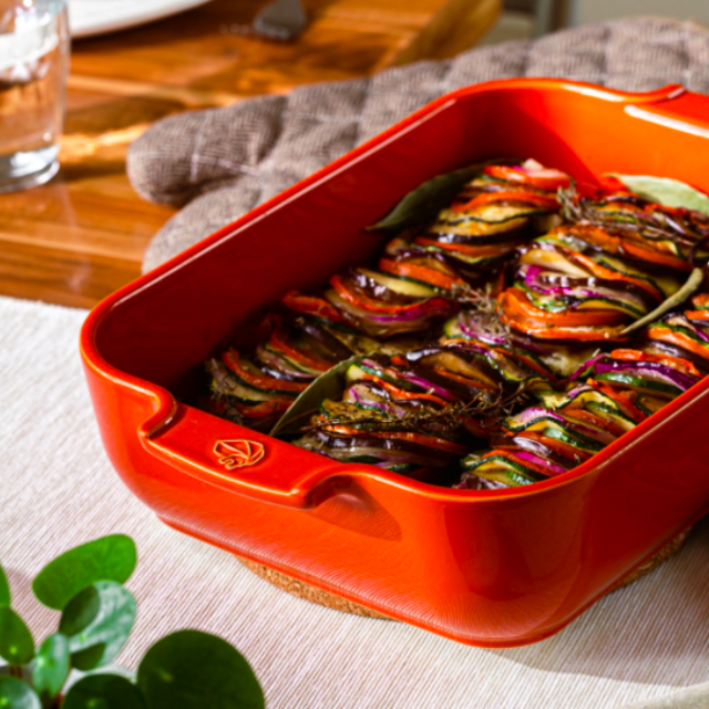 Ceramic baking dish