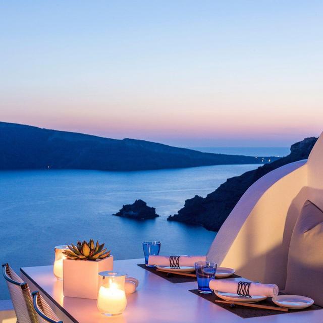 Honeymoon sunset dinners