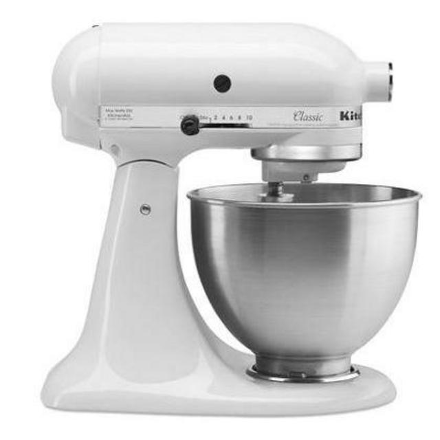 White Classic™ Series 4.5 Quart Tilt-Head Stand Mixer