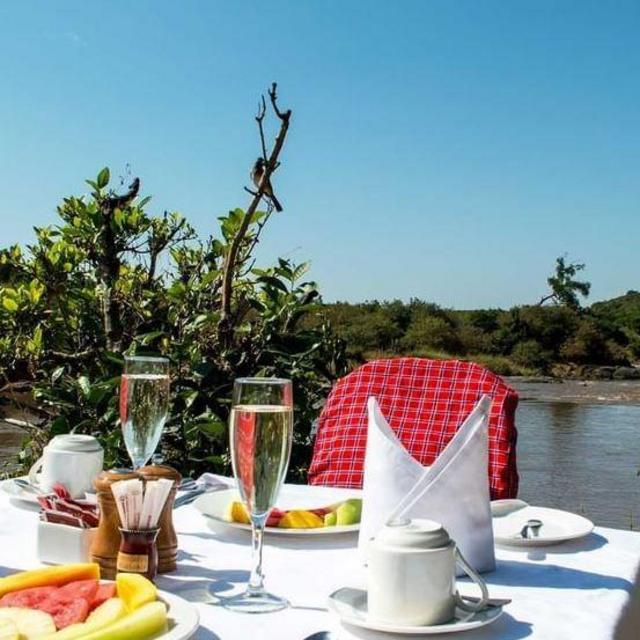 Breakfast on the Hippo Pool