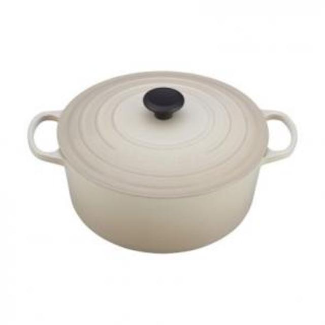 Le Creuset® Dune Round French Ovens -7.25 qts